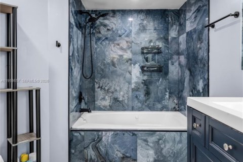 Снять в аренду кондоминиум в Майами, Флорида 2 спальни, 92.9м2, № 2008027 - фото 15