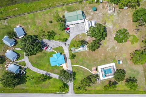 Immobilier commercial à vendre à Frostproof, Floride: 15 chambres, 548.87 m2 № 1910887 - photo 4