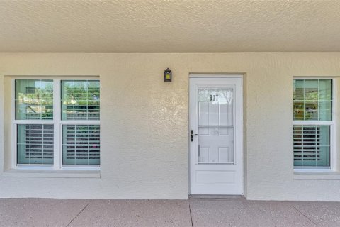 Condo in Venice, Florida, 2 bedrooms  № 1561706 - photo 4
