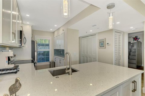 Condo in Venice, Florida, 2 bedrooms  № 1561706 - photo 17