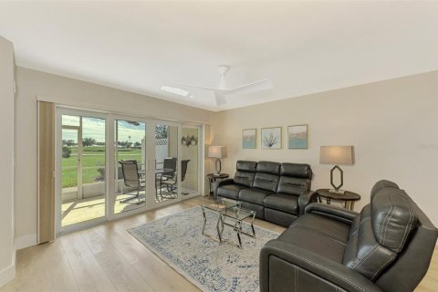 Condo in Venice, Florida, 2 bedrooms  № 1561706 - photo 10