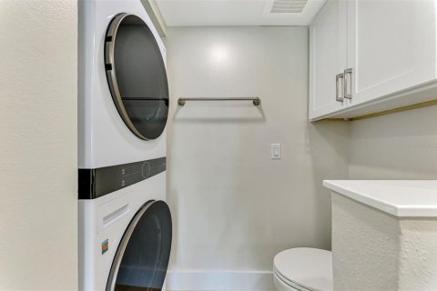 Condo in Venice, Florida, 2 bedrooms  № 1561706 - photo 30