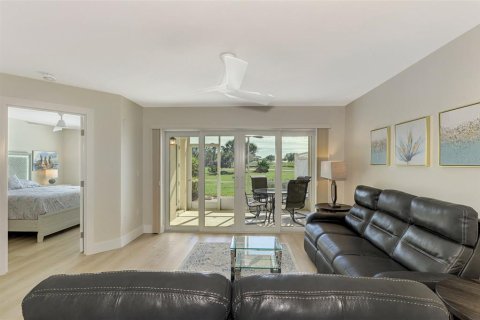 Condo in Venice, Florida, 2 bedrooms  № 1561706 - photo 9