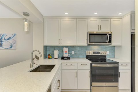 Condo in Venice, Florida, 2 bedrooms  № 1561706 - photo 19