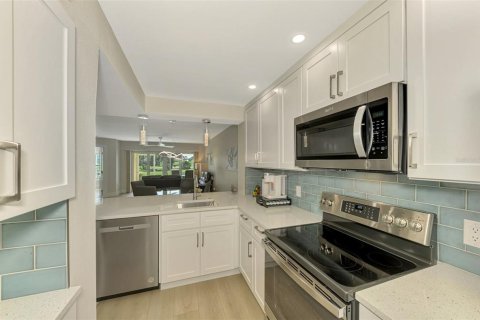Condo in Venice, Florida, 2 bedrooms  № 1561706 - photo 22