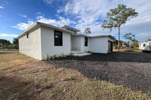 House in Clewiston, Florida 4 bedrooms № 1696058 - photo 2