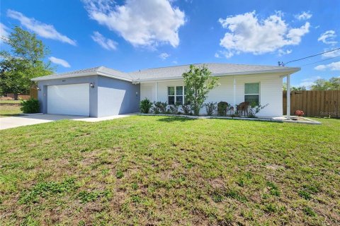 House in Brooksville, Florida 3 bedrooms, 134.62 sq.m. № 1622873 - photo 1