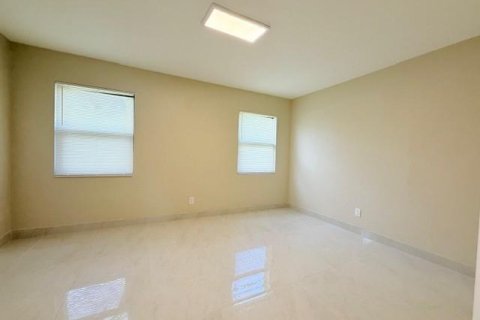 Propiedad comercial en venta en Fort Lauderdale, Florida, 270.25 m2 № 2083340 - foto 9