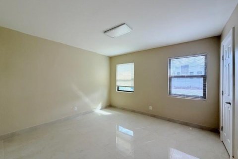 Propiedad comercial en venta en Fort Lauderdale, Florida, 270.25 m2 № 2083340 - foto 8