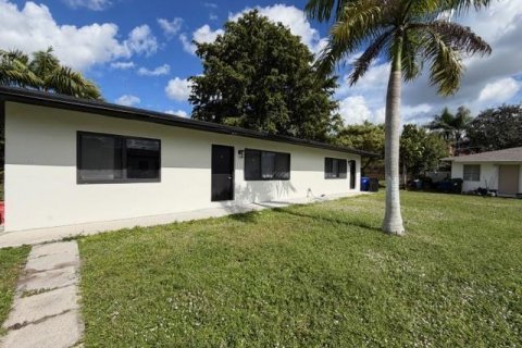 Propiedad comercial en venta en Fort Lauderdale, Florida, 270.25 m2 № 2083340 - foto 2