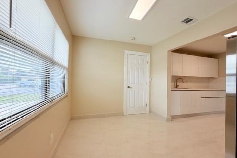 Propiedad comercial en venta en Fort Lauderdale, Florida, 270.25 m2 № 2083340 - foto 12
