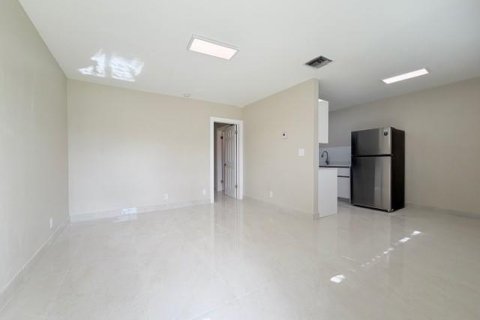 Propiedad comercial en venta en Fort Lauderdale, Florida, 270.25 m2 № 2083340 - foto 24