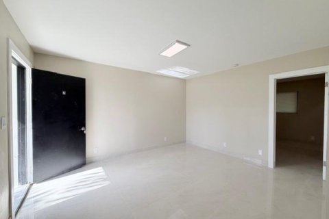 Propiedad comercial en venta en Fort Lauderdale, Florida, 270.25 m2 № 2083340 - foto 20