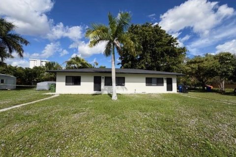 Propiedad comercial en venta en Fort Lauderdale, Florida, 270.25 m2 № 2083340 - foto 26