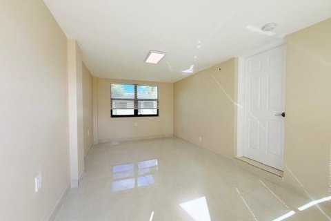 Propiedad comercial en venta en Fort Lauderdale, Florida, 270.25 m2 № 2083340 - foto 14