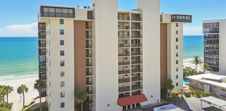Condominio en Madeira Beach, Florida, 2 dormitorios  № 1848123