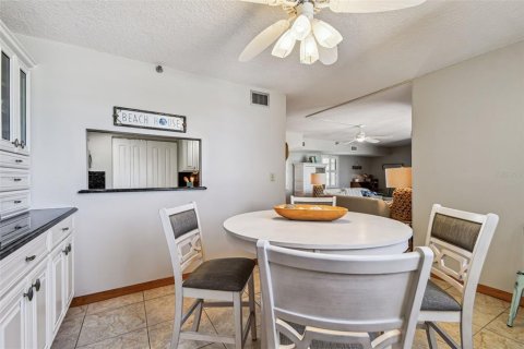 Condominio en venta en Madeira Beach, Florida, 2 dormitorios, 110.55 m2 № 1848123 - foto 21