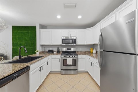 Copropriété à louer à Four Corners, Floride: 1 chambre, 76.46 m2 № 2406795 - photo 5