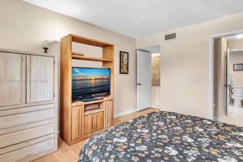Condominio en alquiler en Oakland Park, Florida, 2 dormitorios, 78.97 m2 № 2019652 - foto 16