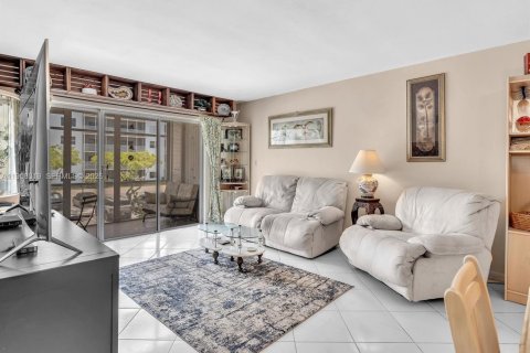 Condominio en alquiler en Oakland Park, Florida, 2 dormitorios, 78.97 m2 № 2019652 - foto 7
