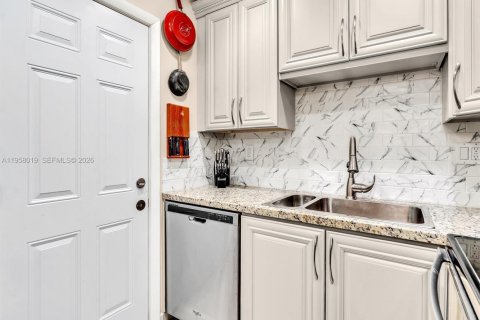 Condominio en alquiler en Oakland Park, Florida, 2 dormitorios, 78.97 m2 № 2019652 - foto 13