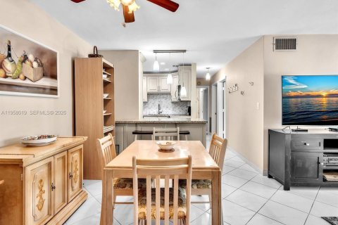 Condominio en alquiler en Oakland Park, Florida, 2 dormitorios, 78.97 m2 № 2019652 - foto 12