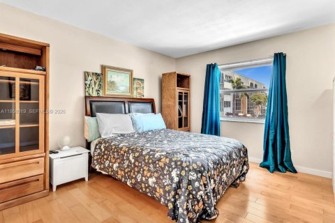 Condominio en alquiler en Oakland Park, Florida, 2 dormitorios, 78.97 m2 № 2019652 - foto 4