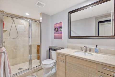 Condo in Pompano Beach, Florida, 2 bedrooms  № 2015938 - photo 30