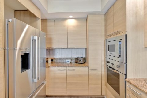 Condo in Pompano Beach, Florida, 2 bedrooms  № 2015938 - photo 6