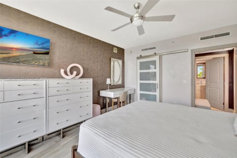 Condo in Pompano Beach, Florida, 2 bedrooms  № 2015938 - photo 29