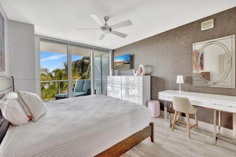 Condo in Pompano Beach, Florida, 2 bedrooms  № 2015938 - photo 27