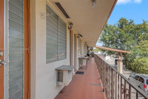 Apartamento en alquiler en Miami, Florida, 1 dormitorio, 42.92 m2 № 2058355 - foto 20