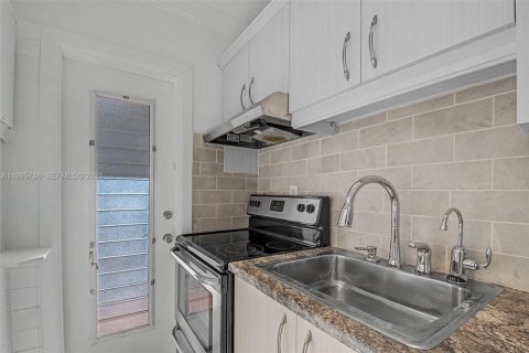 Apartamento en alquiler en Miami, Florida, 1 dormitorio, 42.92 m2 № 2058355 - foto 3