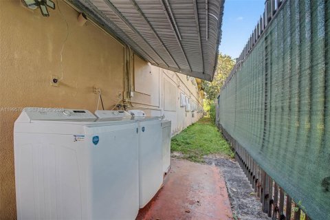 Apartamento en alquiler en Miami, Florida, 1 dormitorio, 42.92 m2 № 2058355 - foto 11