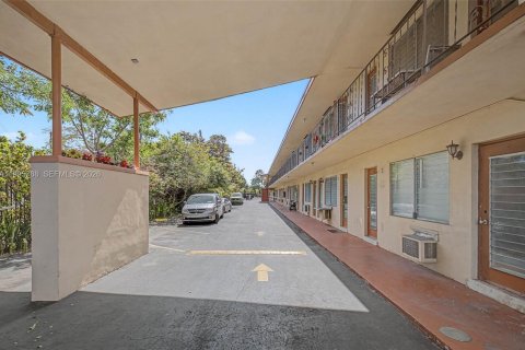 Apartamento en alquiler en Miami, Florida, 1 dormitorio, 42.92 m2 № 2058355 - foto 22