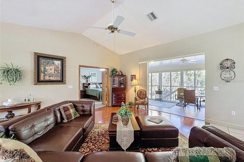 House in Hudson, Florida 3 bedrooms, 165.46 sq.m. № 1584043 - photo 19