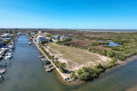 House in Hudson, Florida 3 bedrooms, 165.46 sq.m. № 1584043 - photo 6