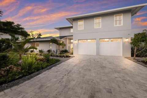 House in Longboat Key, Florida 4 bedrooms, 305.46 sq.m. № 1778803 - photo 7