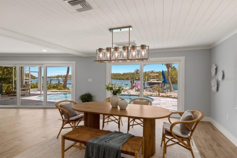 House in Longboat Key, Florida 4 bedrooms, 305.46 sq.m. № 1778803 - photo 17