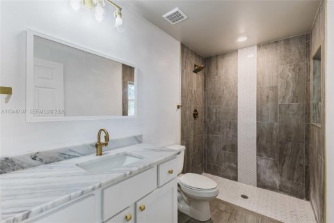 Commercial property in Fort Myers, Florida 108.7 sq.m. № 2004197 - photo 15