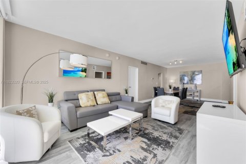 Copropriété à vendre à Hollywood, Floride: 1 chambre, 99.41 m2 № 1982281 - photo 10