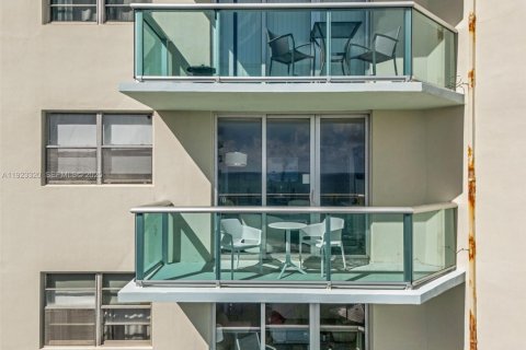 Copropriété à vendre à Hollywood, Floride: 1 chambre, 99.41 m2 № 1982281 - photo 20