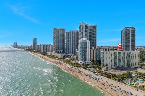 Copropriété à vendre à Hollywood, Floride: 1 chambre, 99.41 m2 № 1982281 - photo 23