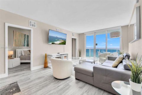 Copropriété à vendre à Hollywood, Floride: 1 chambre, 99.41 m2 № 1982281 - photo 8