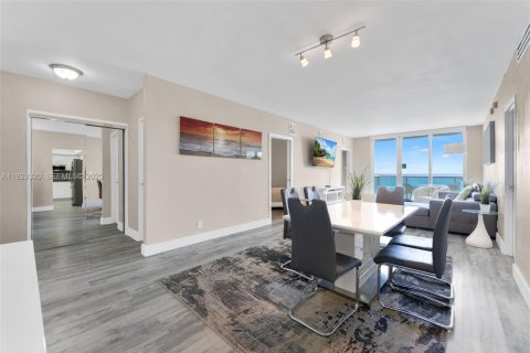 Copropriété à vendre à Hollywood, Floride: 1 chambre, 99.41 m2 № 1982281 - photo 6