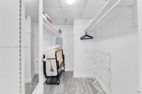 Copropriété à vendre à Hollywood, Floride: 1 chambre, 99.41 m2 № 1982281 - photo 13