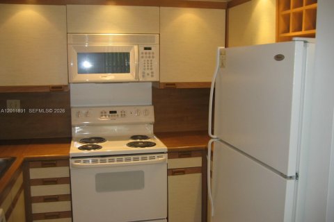 Copropriété à louer à Miami, Floride: 2 chambres, 111.48 m2 № 2075053 - photo 3