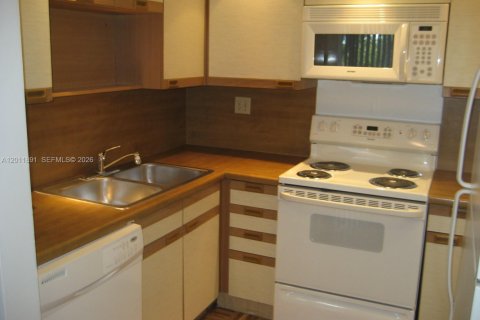 Copropriété à louer à Miami, Floride: 2 chambres, 111.48 m2 № 2075053 - photo 4