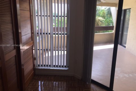 Copropriété à louer à Miami, Floride: 2 chambres, 111.48 m2 № 2075053 - photo 11