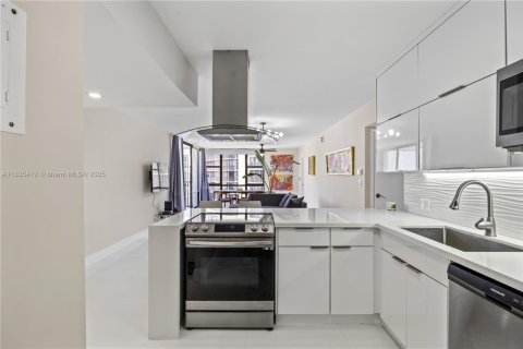 Condominio en venta en Aventura, Florida, 2 dormitorios, 121.98 m2 № 1818306 - foto 4